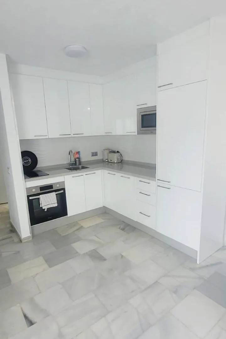 Apartment Delightful 2 Bed, Pueblo Evita Benalmadena