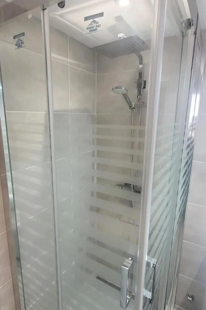 Apartment Delightful 2 Bed, Pueblo Evita Benalmadena